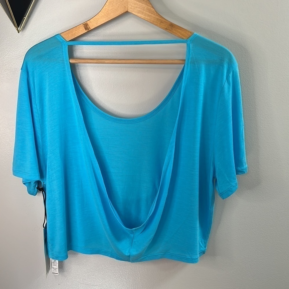 KARMA Athletics Nadia Tee Size Small Oversized Crop, Flash Turquoises NWT